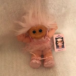 bnwt troll doll